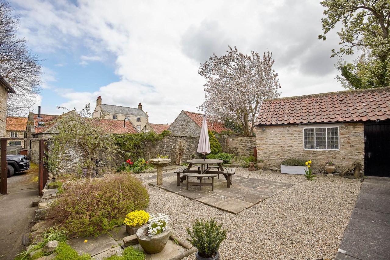 Host & Stay - Buckingham Square Helmsley Esterno foto